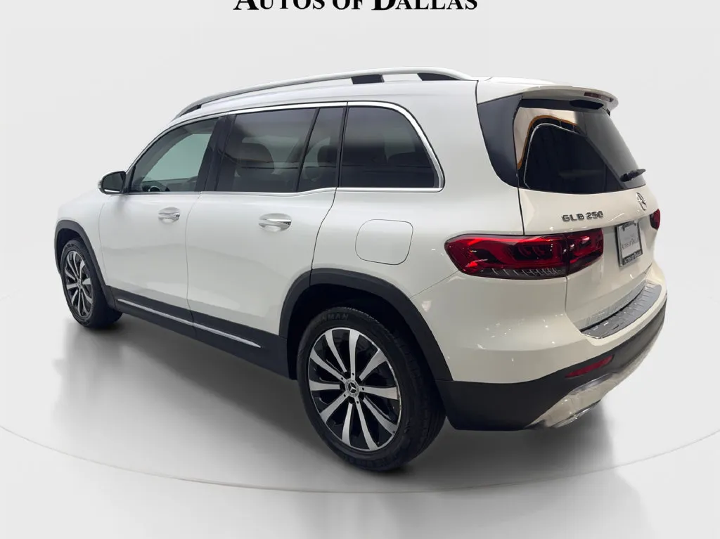 Mercedes-Benz GLB photo 10