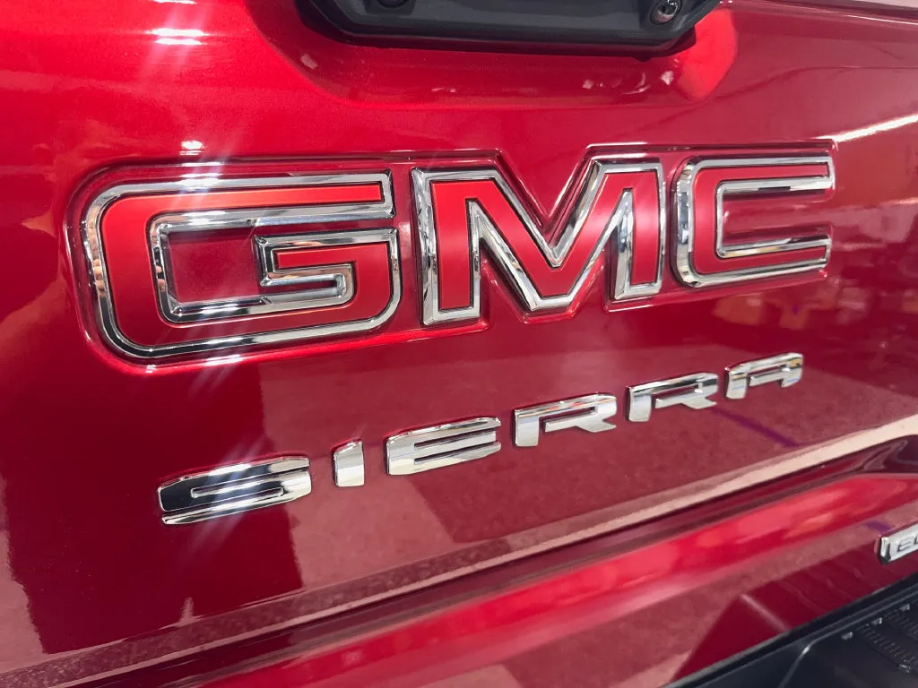 GMC Sierra photo 21