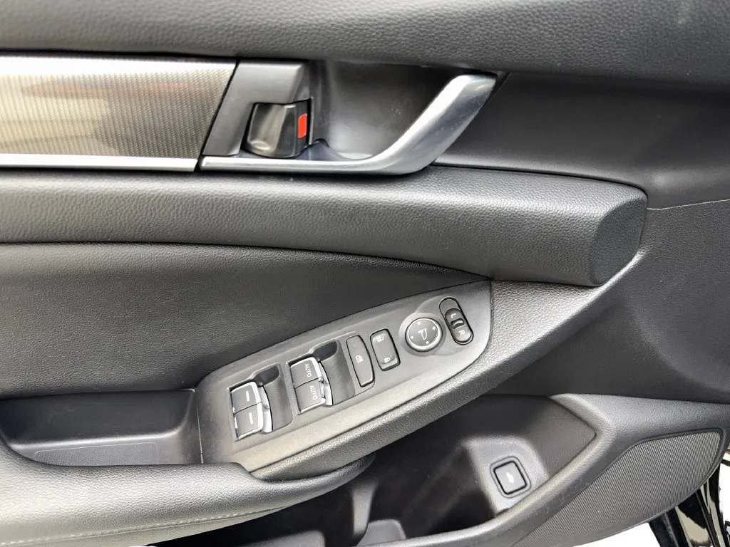 Honda Accord photo 34