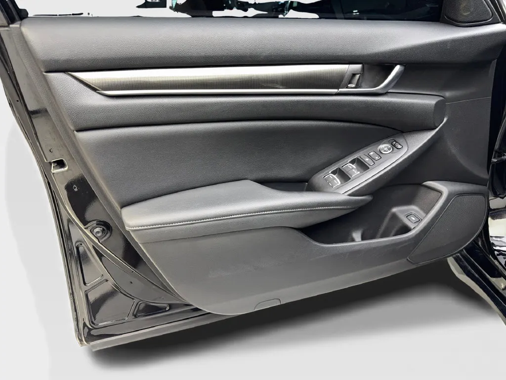 Honda Accord photo 33