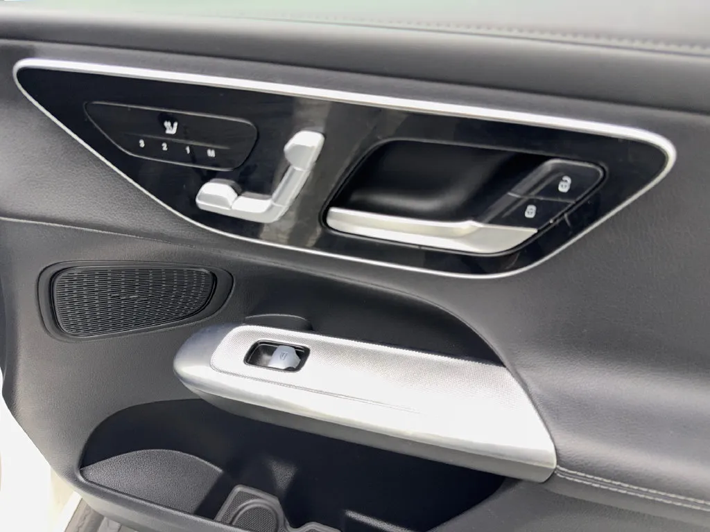 Mercedes-Benz GLC photo 48