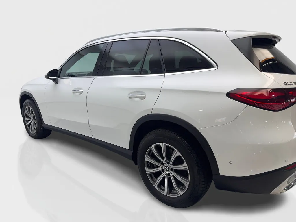 Mercedes-Benz GLC photo 16
