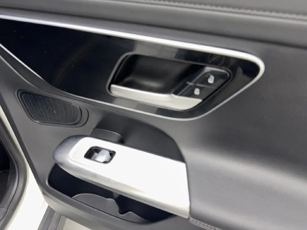 Mercedes-Benz GLC photo 43