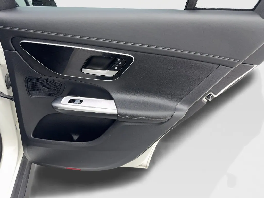 Mercedes-Benz GLC photo 42