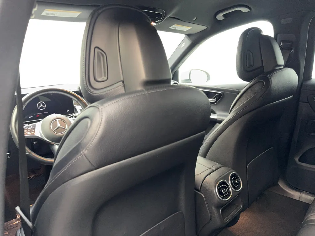 Mercedes-Benz GLC photo 35
