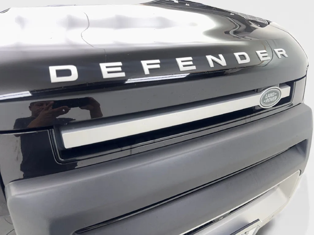 Land Rover Defender photo 27