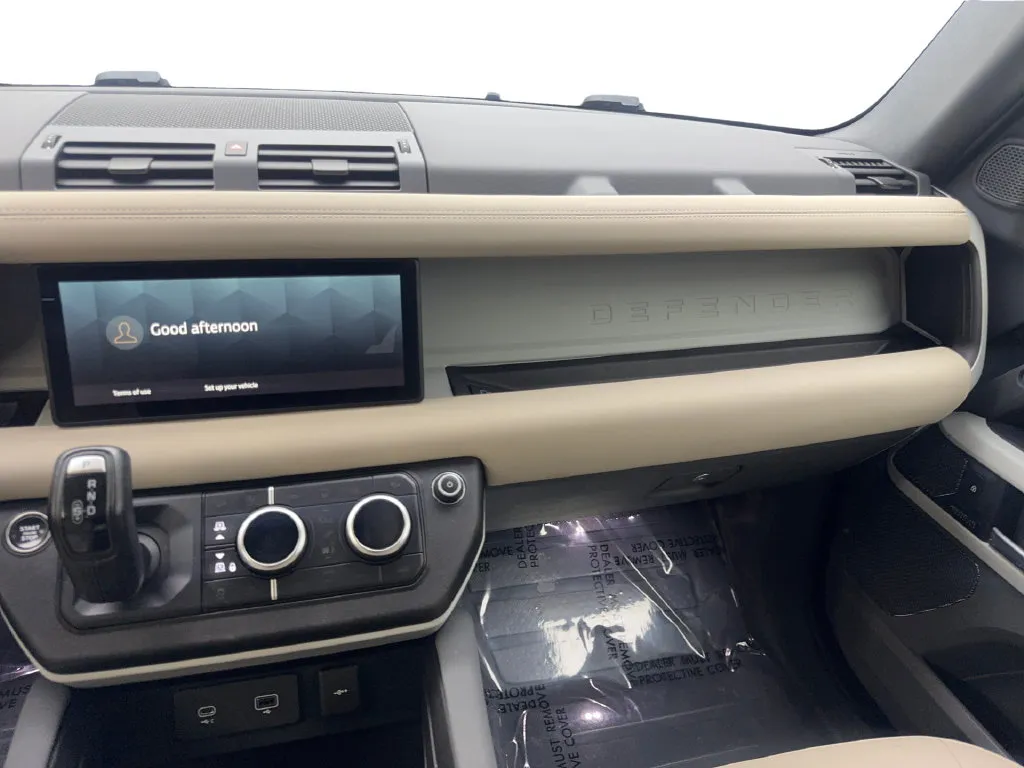 Land Rover Defender photo 56
