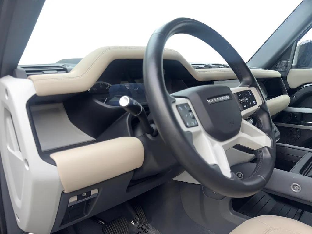 Land Rover Defender photo 52