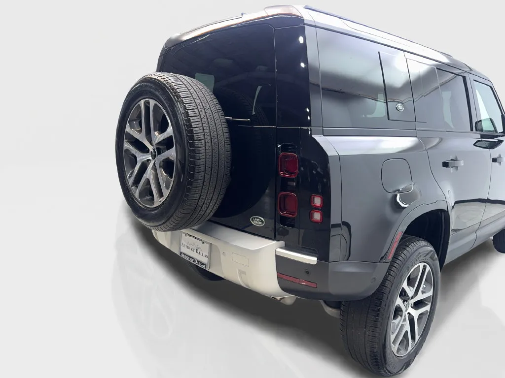 Land Rover Defender photo 20