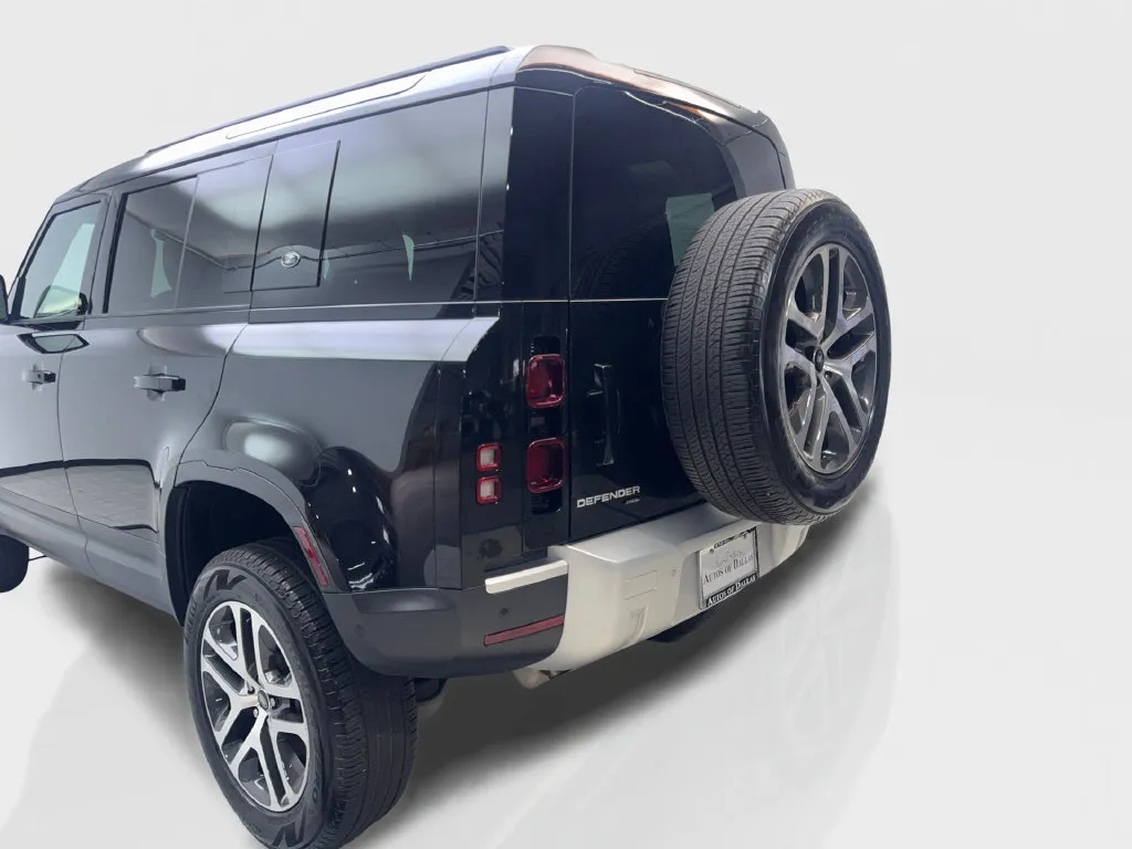 Land Rover Defender photo 21