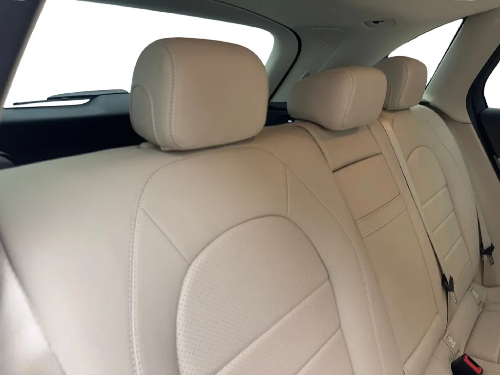 Mercedes-Benz GLC photo 40