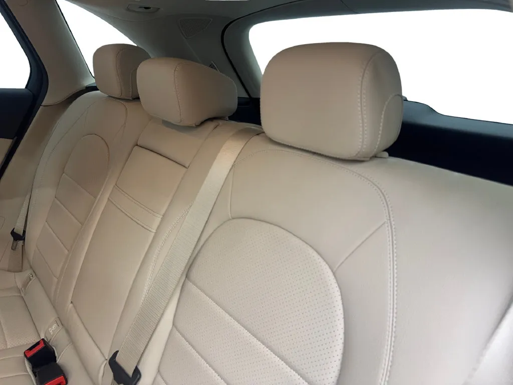 Mercedes-Benz GLC photo 34