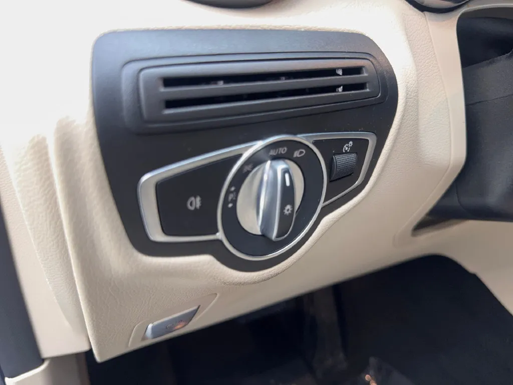 Mercedes-Benz GLC photo 54