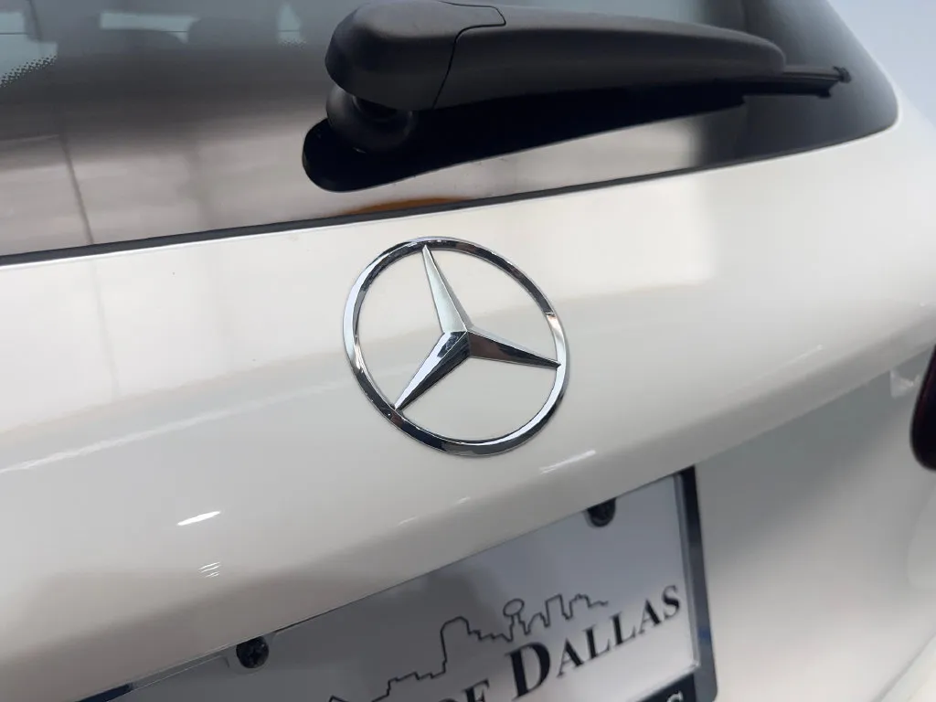 Mercedes-Benz GLC photo 23