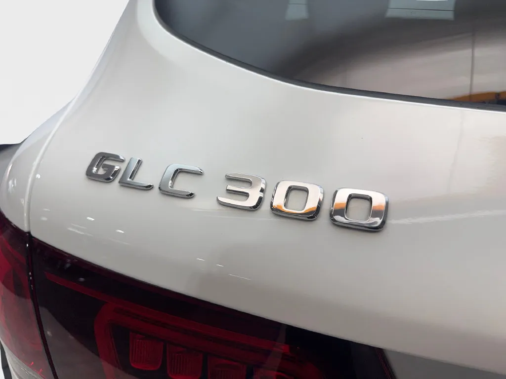 Mercedes-Benz GLC photo 25