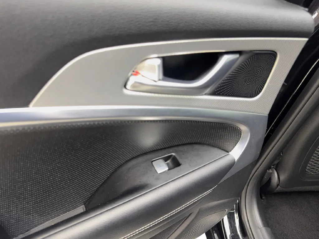 Genesis G70 photo 40