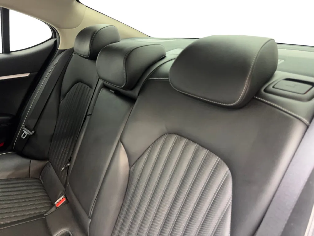 Genesis G70 photo 36
