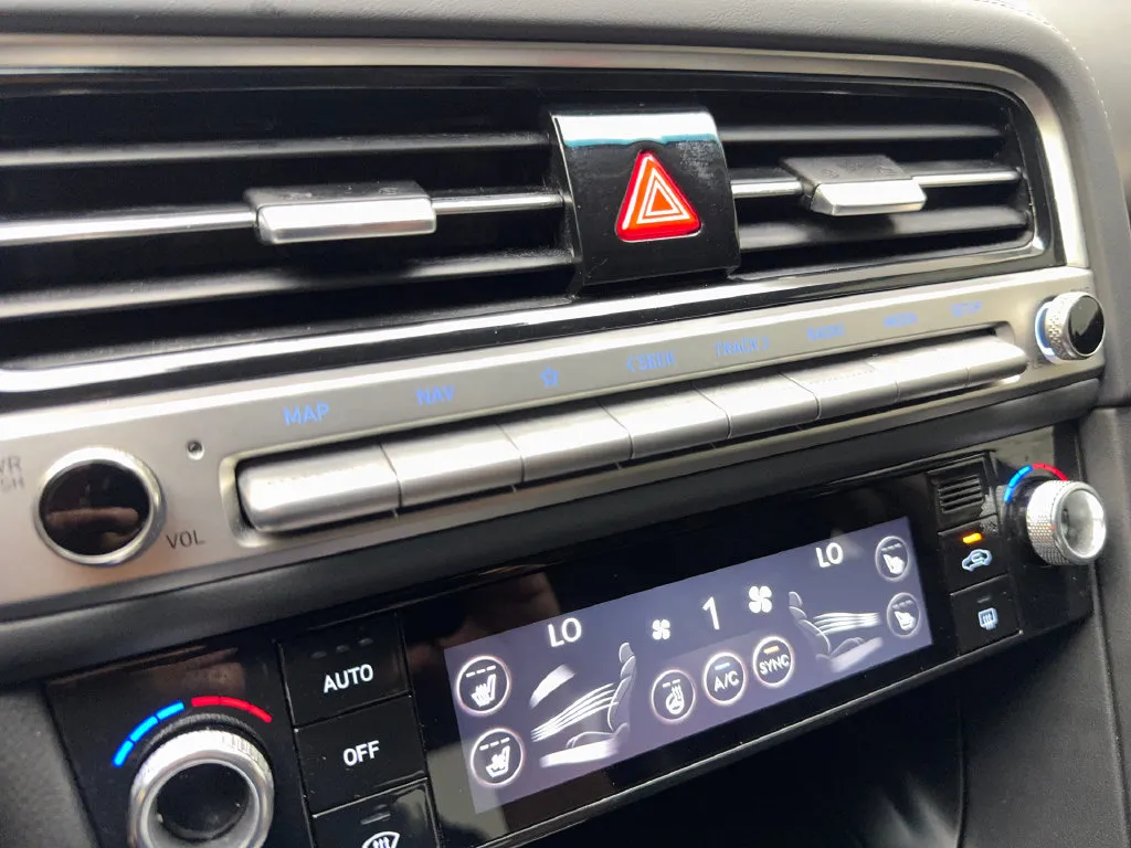Genesis G70 photo 68