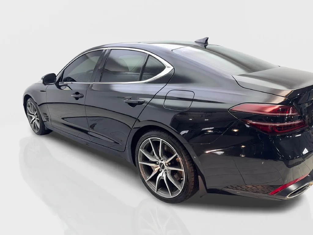 Genesis G70 photo 16