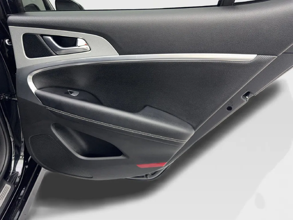 Genesis G70 photo 44