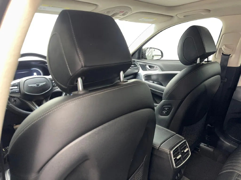 Genesis G70 photo 37