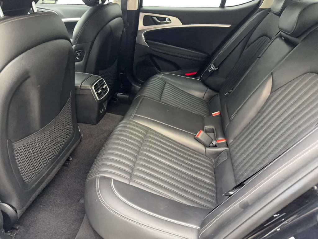 Genesis G70 photo 35