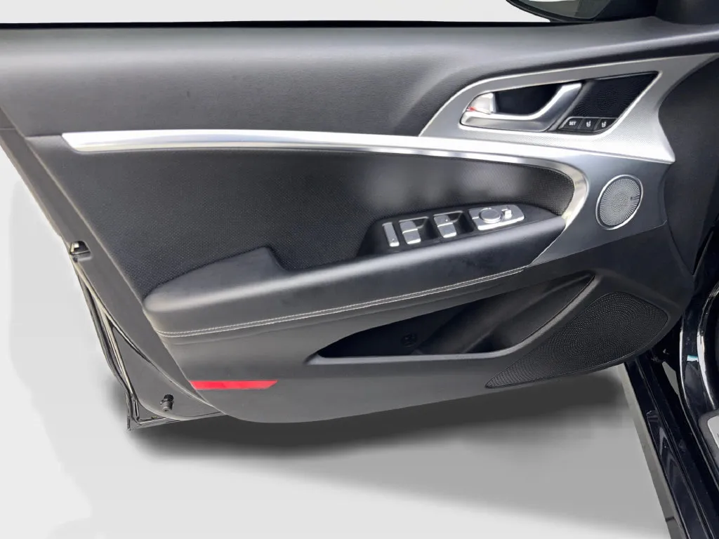 Genesis G70 photo 33