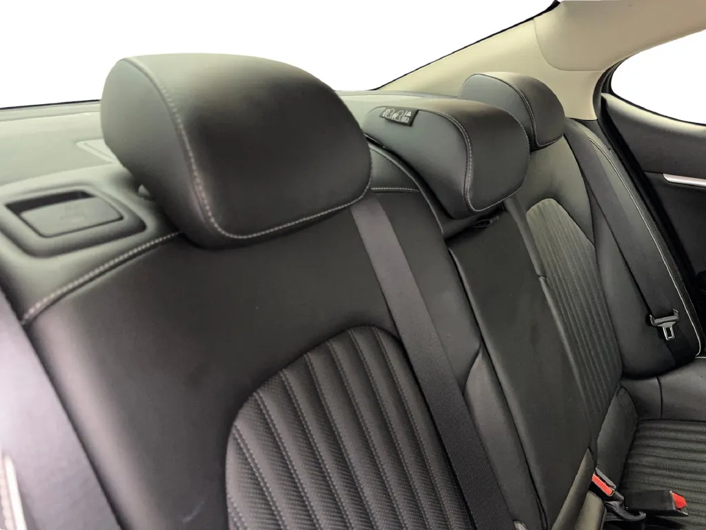 Genesis G70 photo 42
