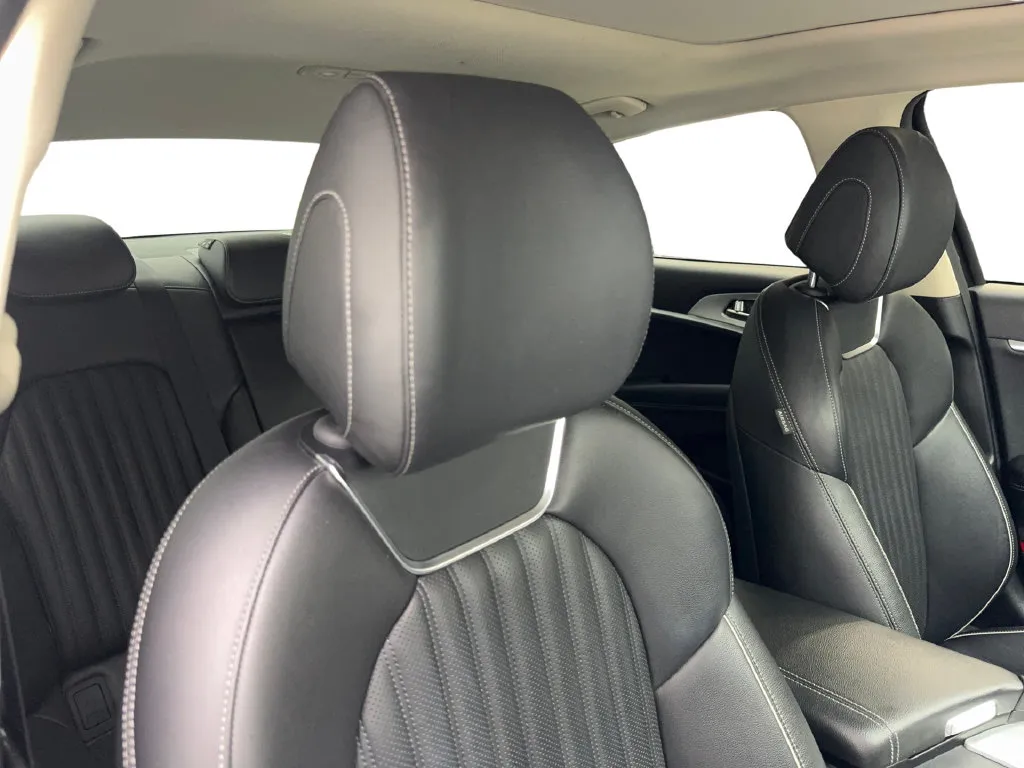 Genesis G70 photo 47