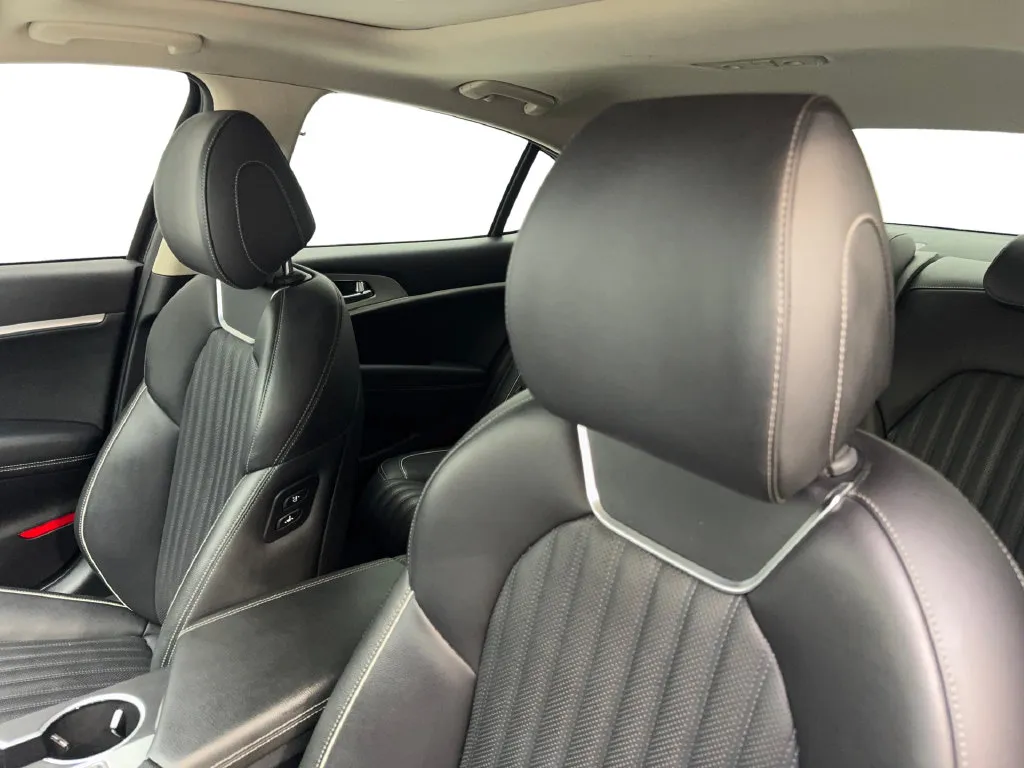 Genesis G70 photo 29