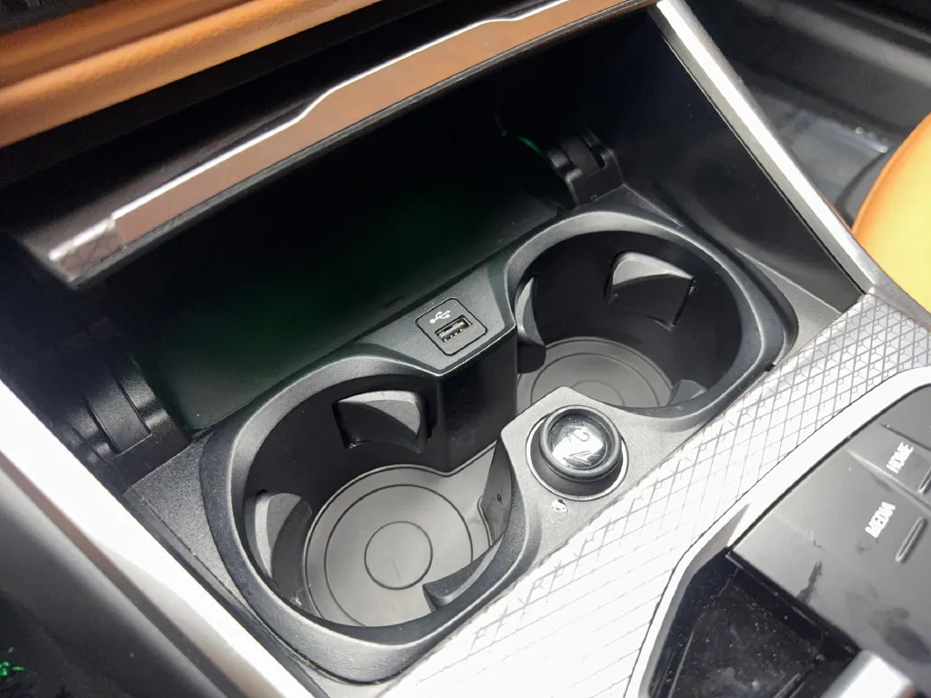BMW i4 photo 70