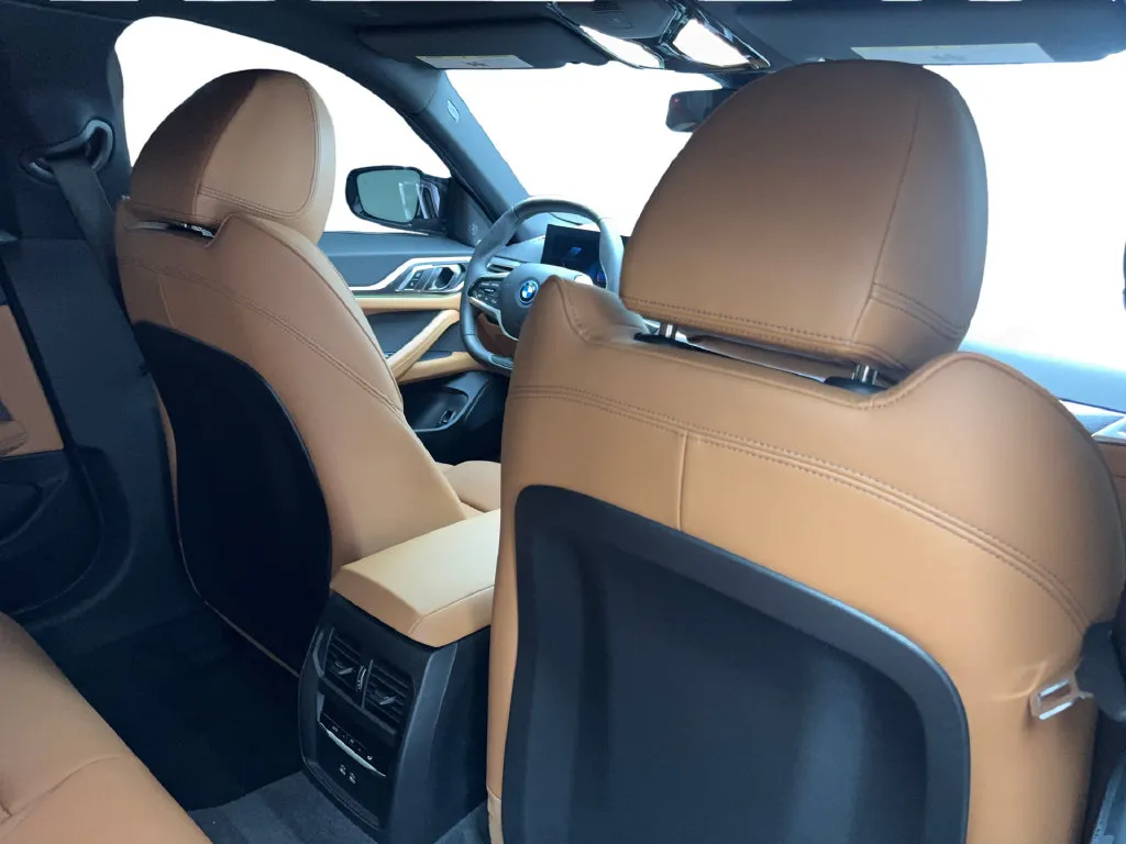 BMW i4 photo 44