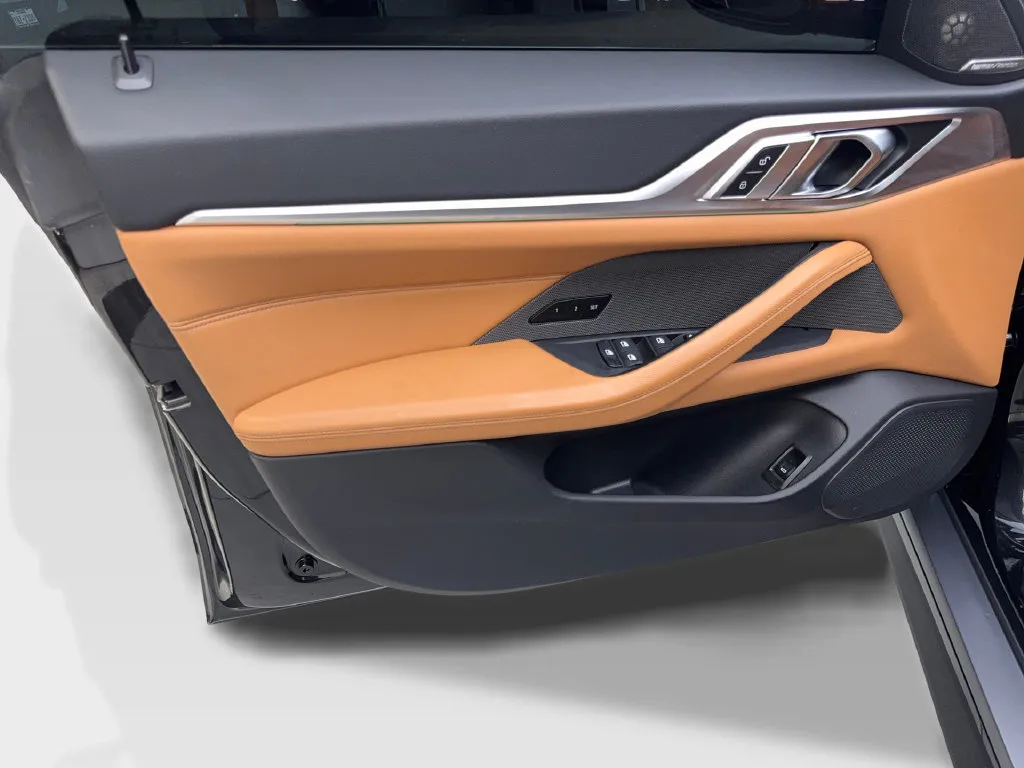 BMW i4 photo 34