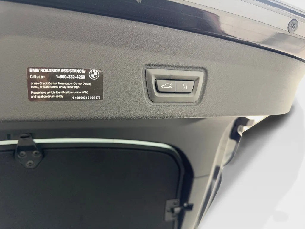 BMW i4 photo 86