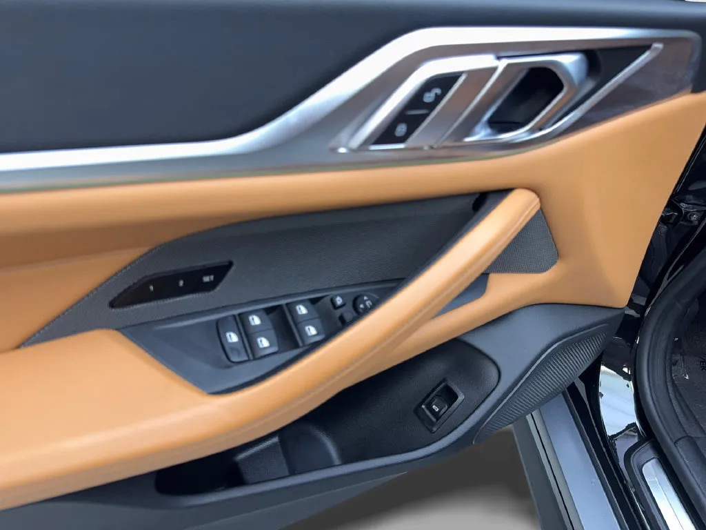 BMW i4 photo 35
