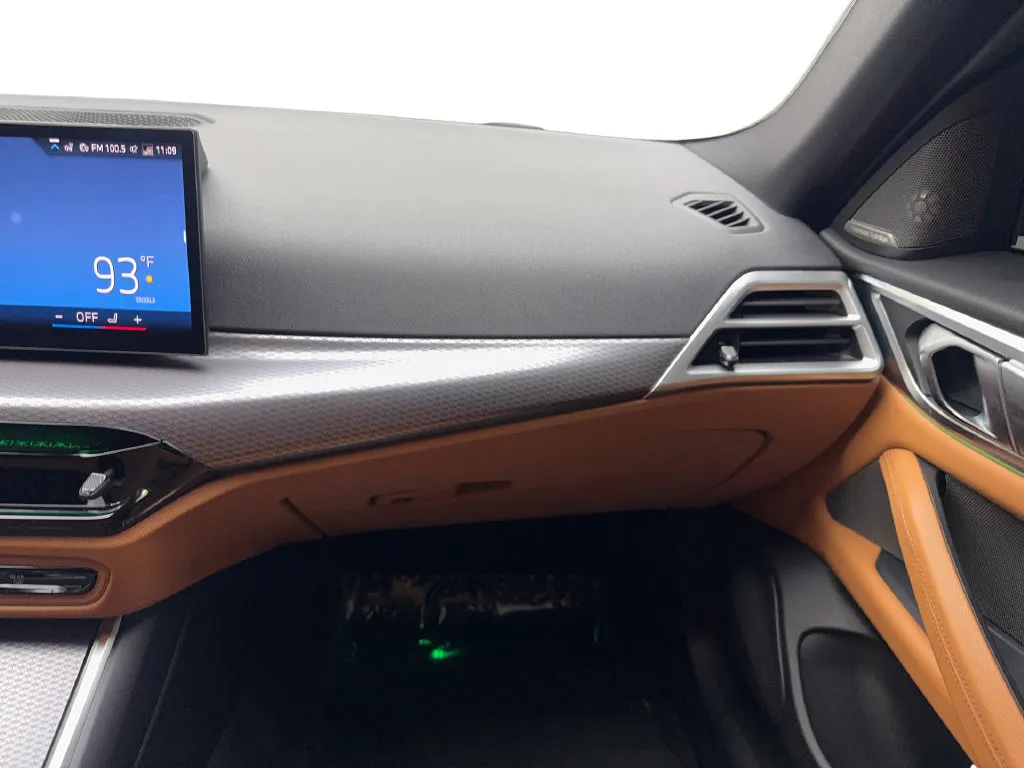 BMW i4 photo 61