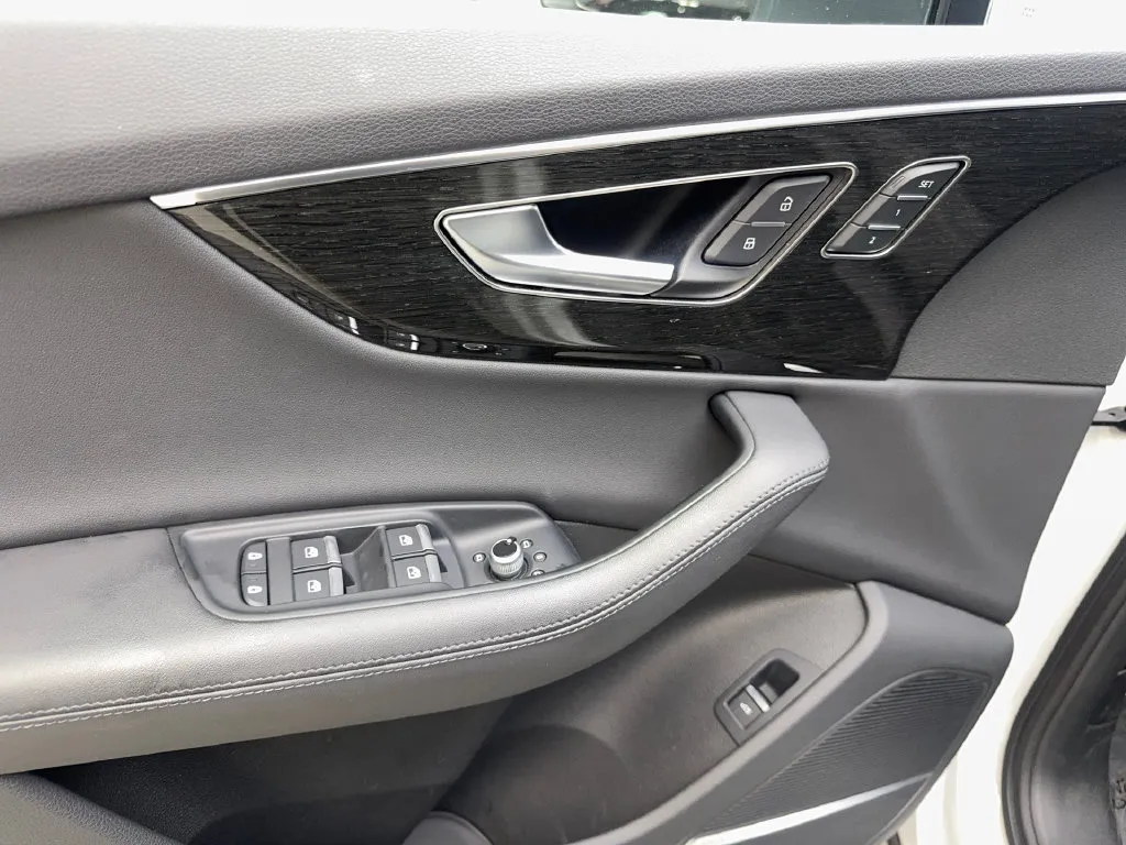 Audi Q7 photo 35