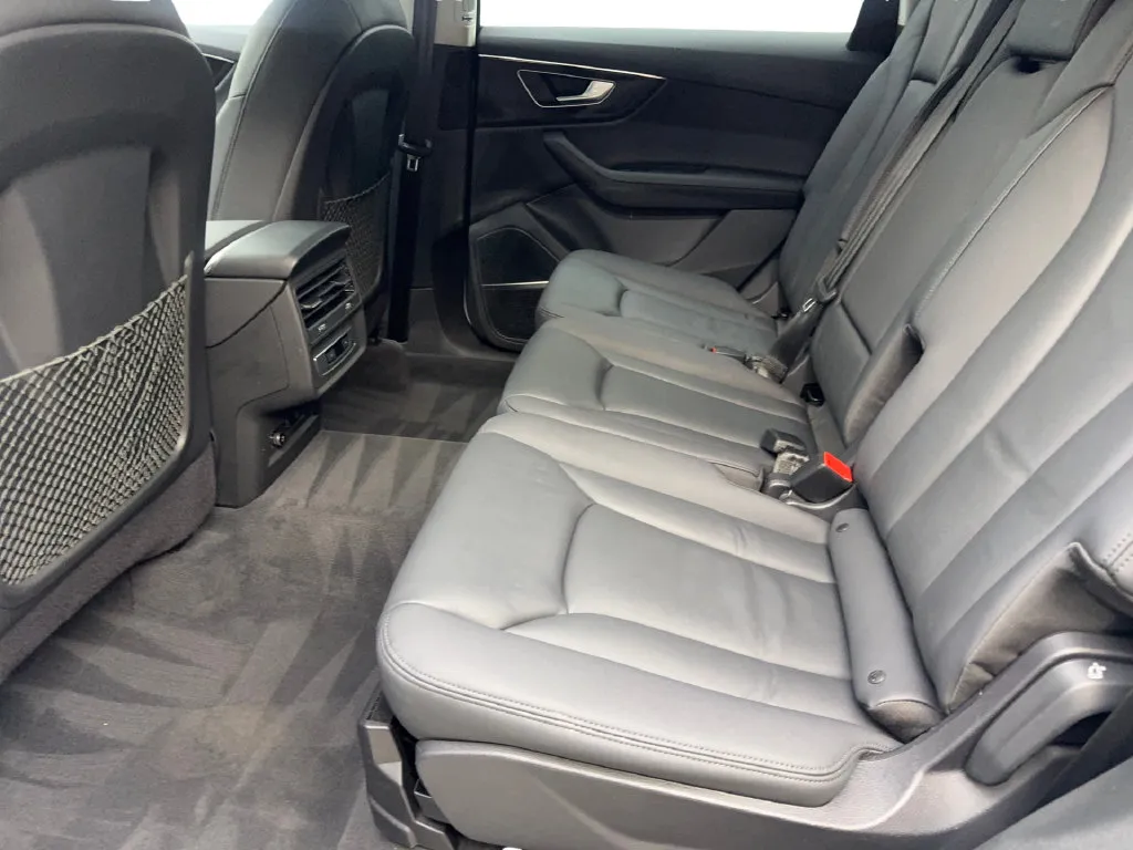 Audi Q7 photo 36