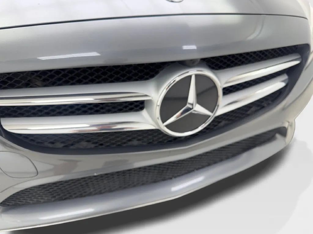 Mercedes-Benz C-Class photo 26