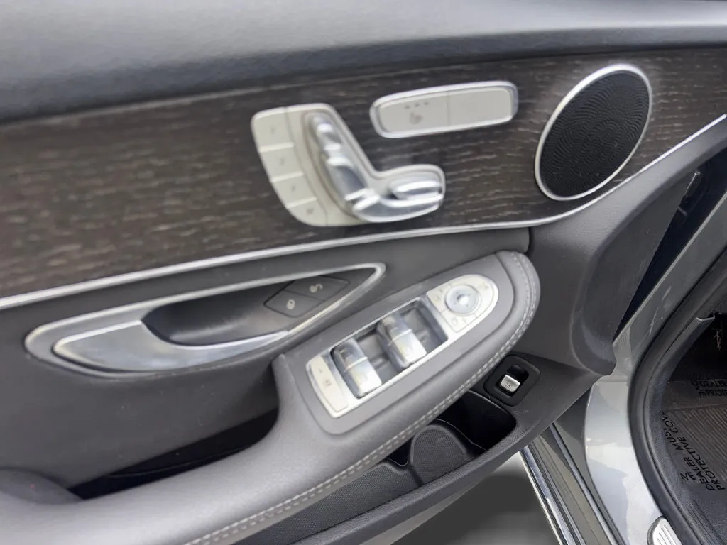 Mercedes-Benz C-Class photo 32