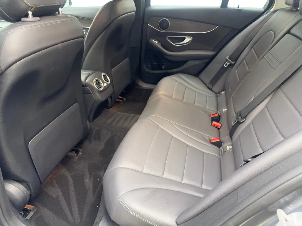 Mercedes-Benz C-Class photo 33