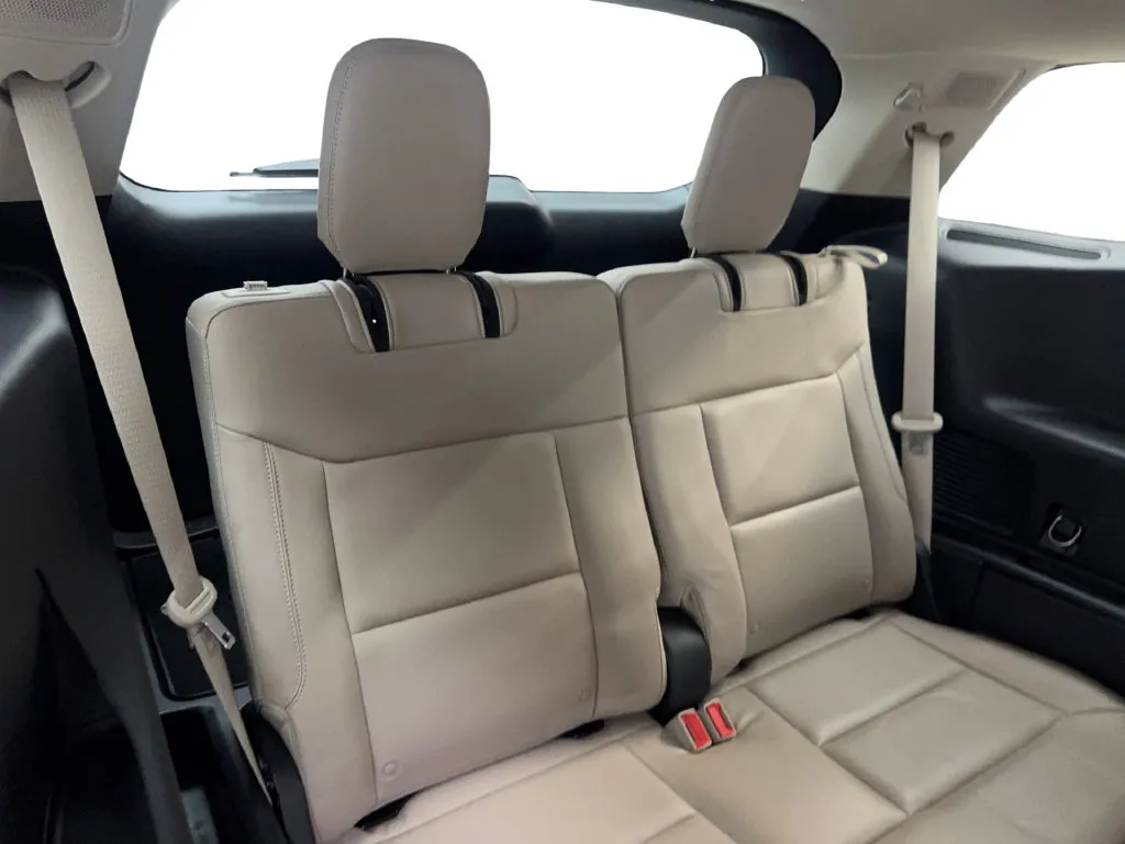 Ford Explorer photo 45