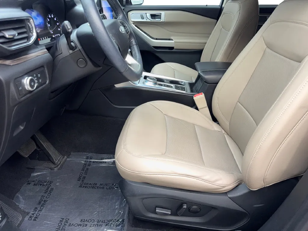 Ford Explorer photo 29