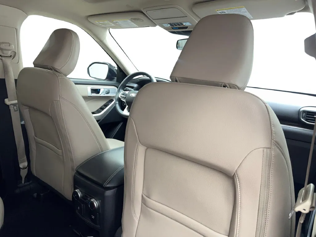 Ford Explorer photo 48