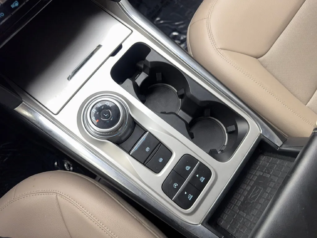 Ford Explorer photo 76