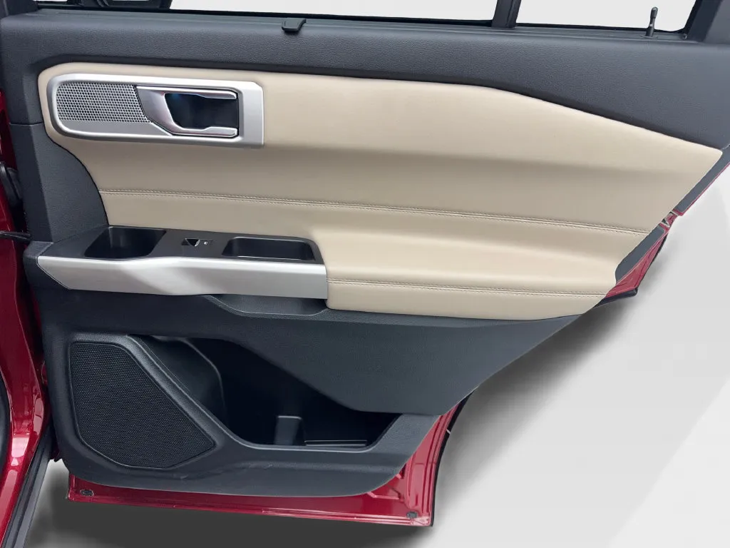 Ford Explorer photo 49