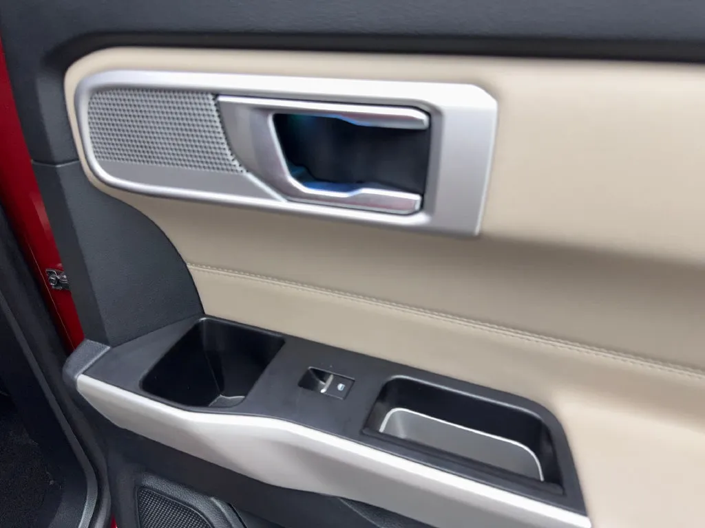 Ford Explorer photo 50
