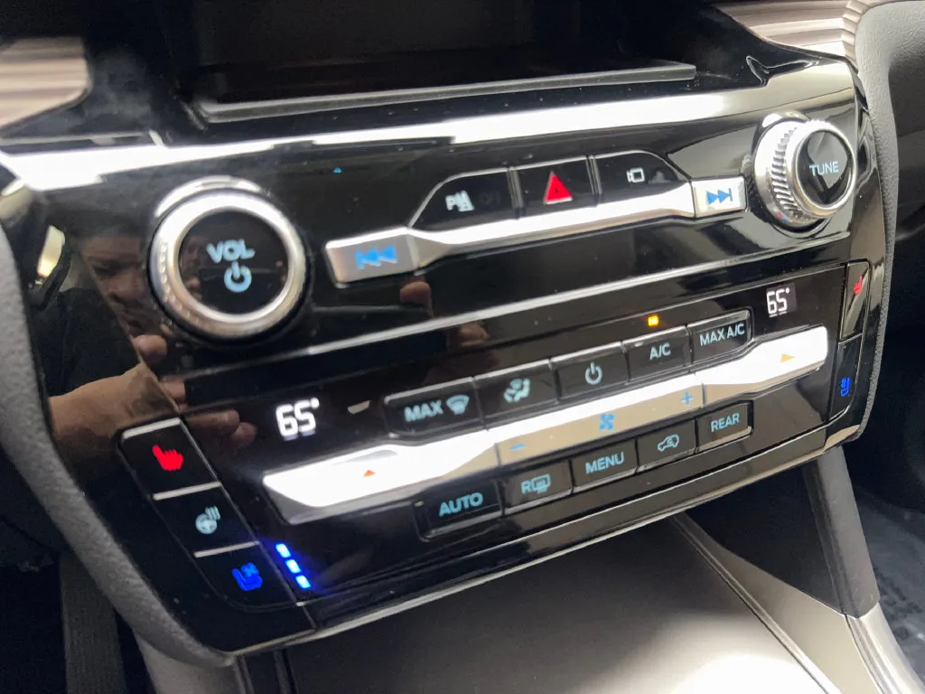 Ford Explorer photo 74