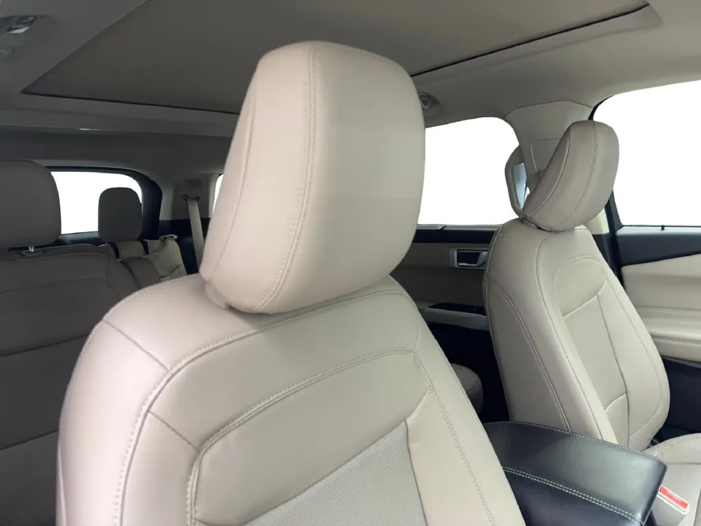 Ford Explorer photo 52