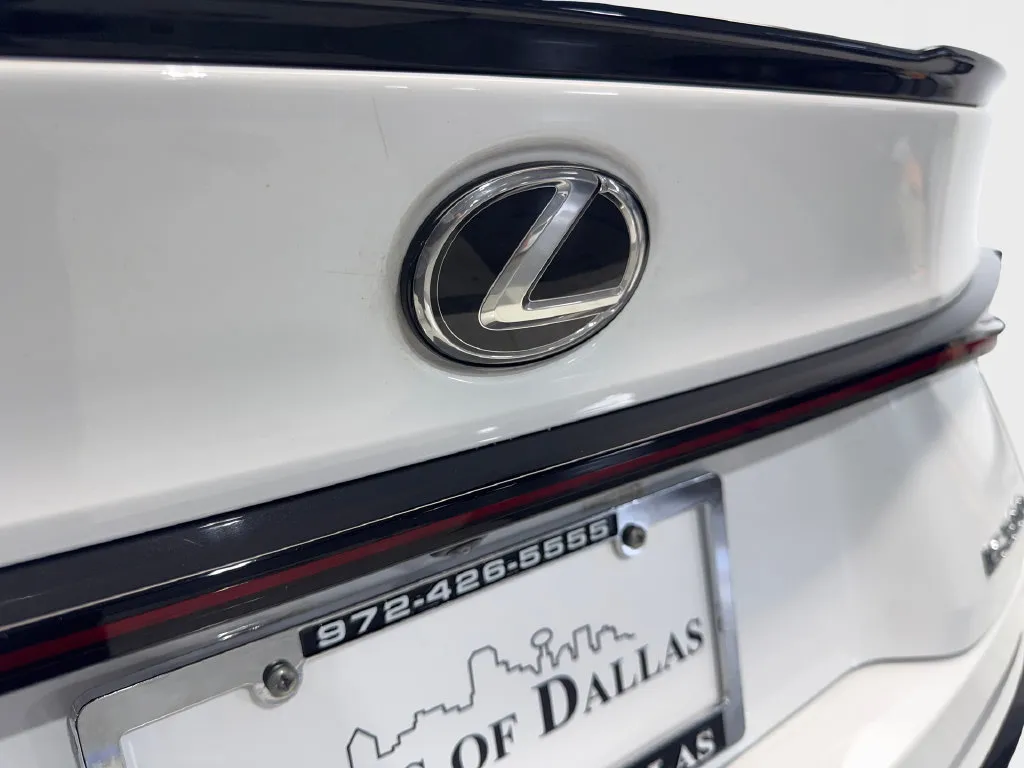 Lexus IS photo 23